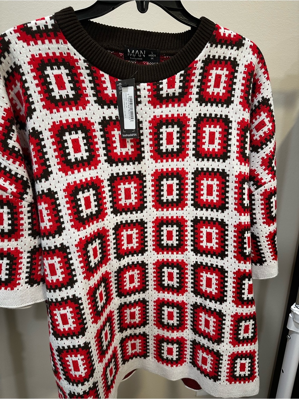 BoohooMAN Short-Sleeve Geometric Knit Sweater in Red, Black & White NWT